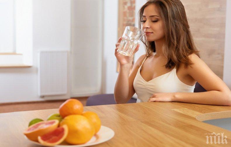 Чаша вода на празен стомах: Ритуалът, който трябва да започнете още утре
