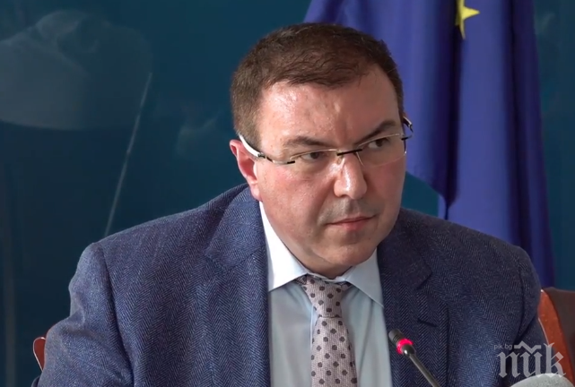 Здравният министър проф. Костадин Ангелов: Не съм убеден, че протестират медсестри от цялата страна, но ще се срещна с тях и ще ги чуя
