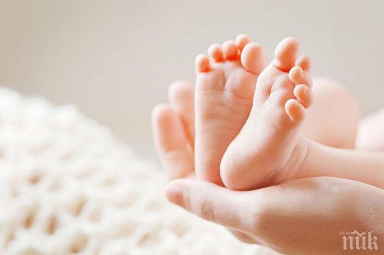 СТАВА СТРАШНО: Бебе на месец е хоспитализирано с COVID-19 в Пловдив, вирусът взе поредна жертва