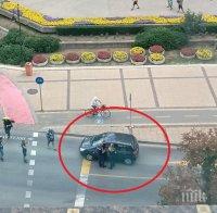 ЕКШЪН ВЪВ ВАРНА! Шофьорка тръгна с колата си към палатковата блокада (СНИМКА)