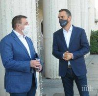 Здравният министър на среща с кризисния щаб за COVID-19 в Бургас