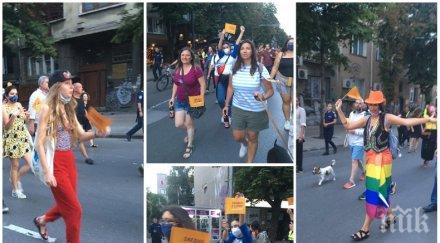 пълна анархия метежниците рамо рамо гейпарада гейове лесбийки шестват софия хората румен радев снимки