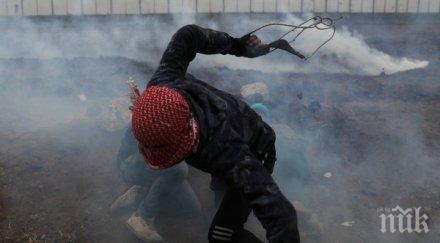 едновременно две тропически бури пълзят бреговете сащ