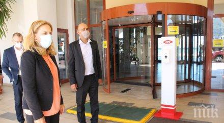 вицепремиерът марияна николова провери места настаняване обзор снимки