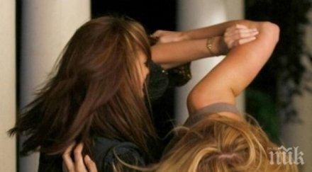 приятелки напиха хванаха косите