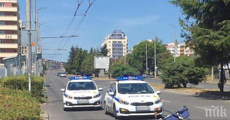 Опел помете майка с количка на зебра в ж.к. Меден рудник