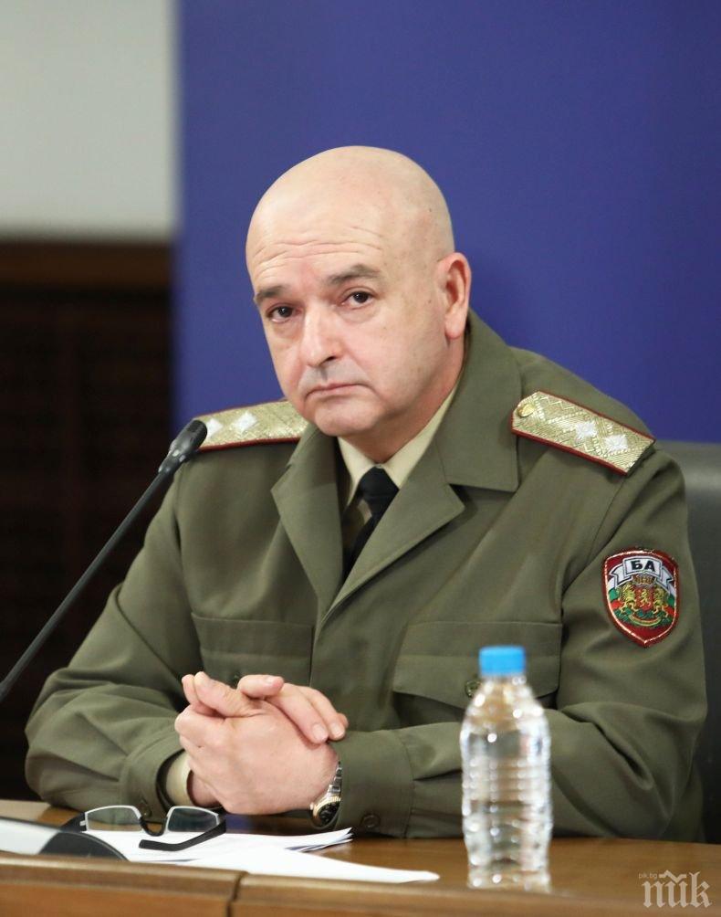 Ген.-майор проф. Мутафчийски празнува рожден ден