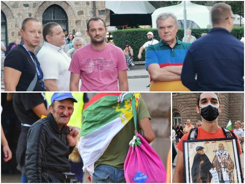 Метежът запустя съвсем. Гавра с икони пред Румен Петков и жълтите книжки (СНИМКИ)