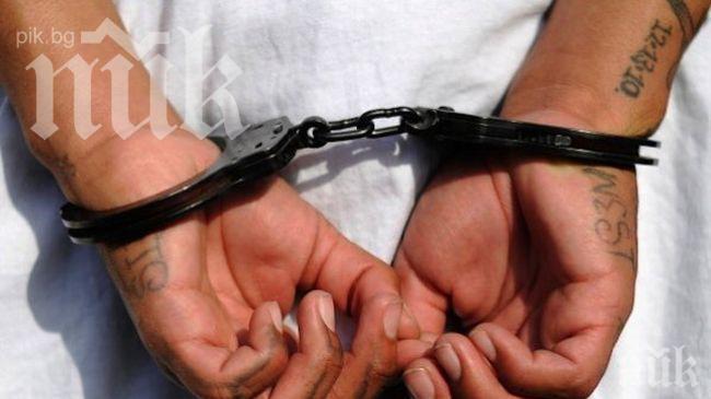 Закопчаха мъж, уговарял 8-годишно момиче за порно снимки