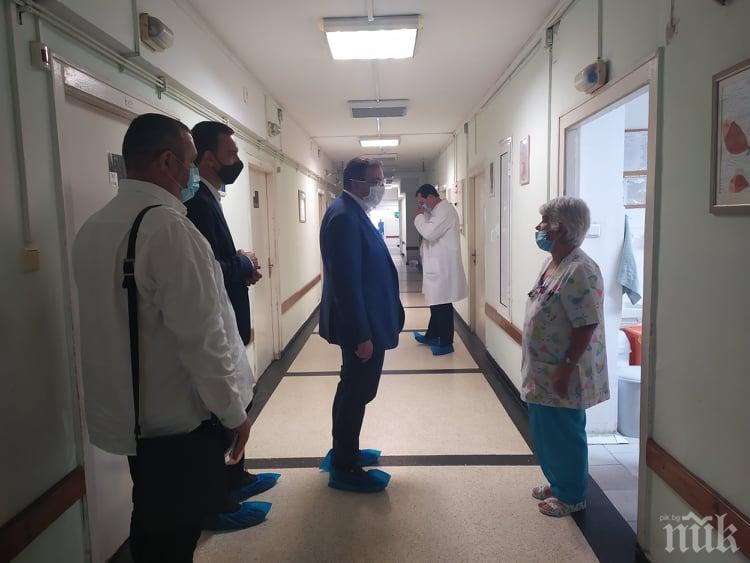 Министър Ангелов похвали Бургас за работата в условията на пандемията (СНИМКИ)