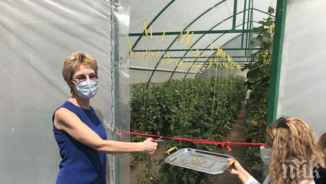 Посланикът ни в Армения откри оранжерия, изградена с подкрепата на България