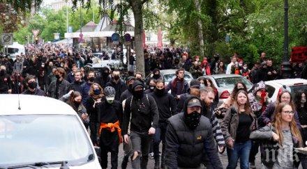 челен опит берлин забрани протестите хиляди полицаи улицата