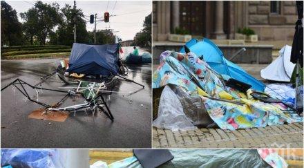 пик мизерията метежниците пълна човека спасяват изпотрошените бурята незаконни биваци съсипаха центъра софия снимки