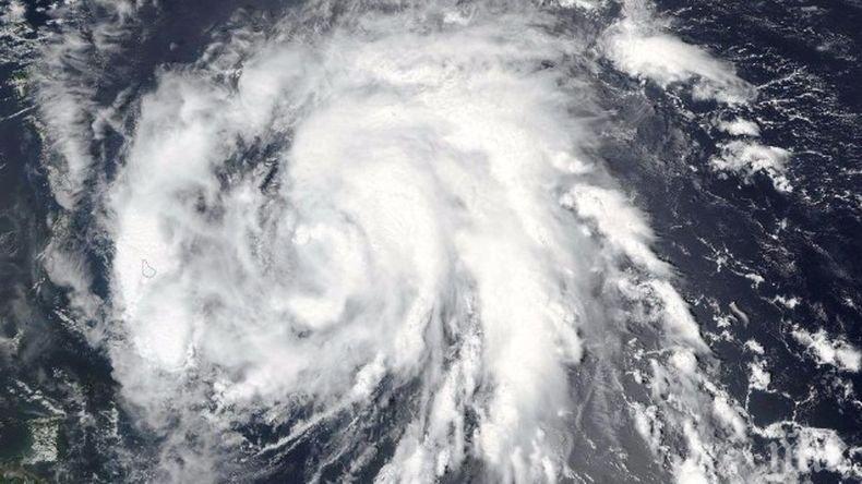 Eвакуират Луизиана заради приближаването на две силни бури 
