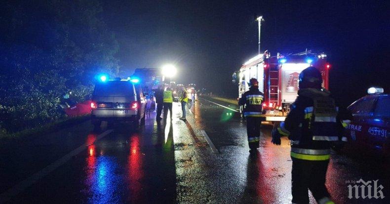 Зловеща катастрофа между автобус и микробус в Полша, има много загинали и ранени