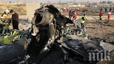 25 секунди е разликата между двете ракети по черните кутии на сваления в Иран украински самолет