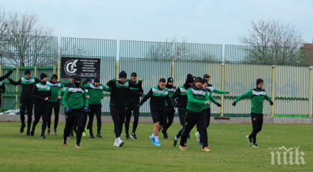 криза нефтохимик разпада гонят футболистите хотела заради неплатени нощувки