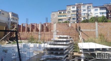 три години ремонтират училище ловеч децата прескачат тухли арматура