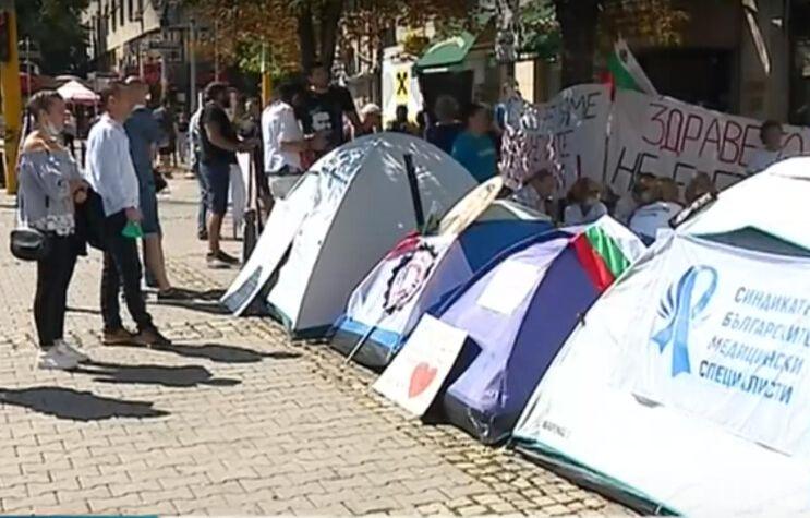 Медицинските сестри спират протестите