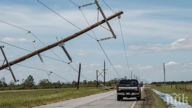 Ураганът Лаура уби най-малко шестима души