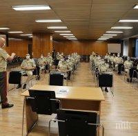 Генерал Мутафчийски посрещна новия випуск военни лекари във ВМА (СНИМКИ)