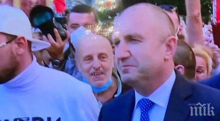 скандал гардове нсо тениски мутри вън пазят радев сред тях братът гешев снимки