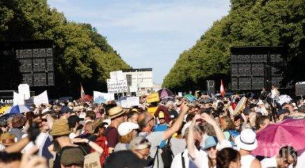 властите берлин въведат задължително носене маски време демонстрации