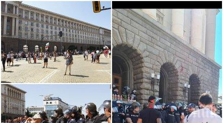 кръв ужас полицай косъм опит наръгат нож човек копейкин извади чук видео снимки