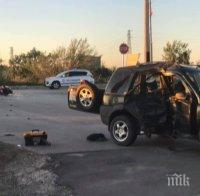 Моторист се бори за живота си след зверска катастрофа с джип във Видин (СНИМКИ)