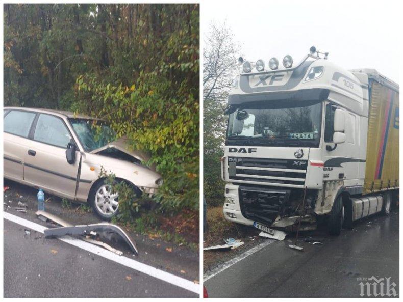 Жестока катастрофа край Прилеп! Жена е мъртва, други две са в тежко състояние в болницата (СНИМКИ)