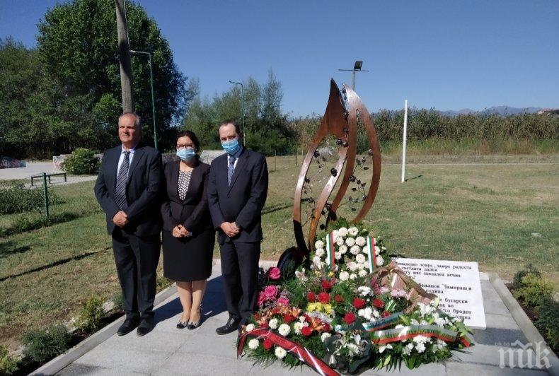 Посланикът ни в Скопие откри паметник на загиналите българи при потъването на кораба „Илинден“ 