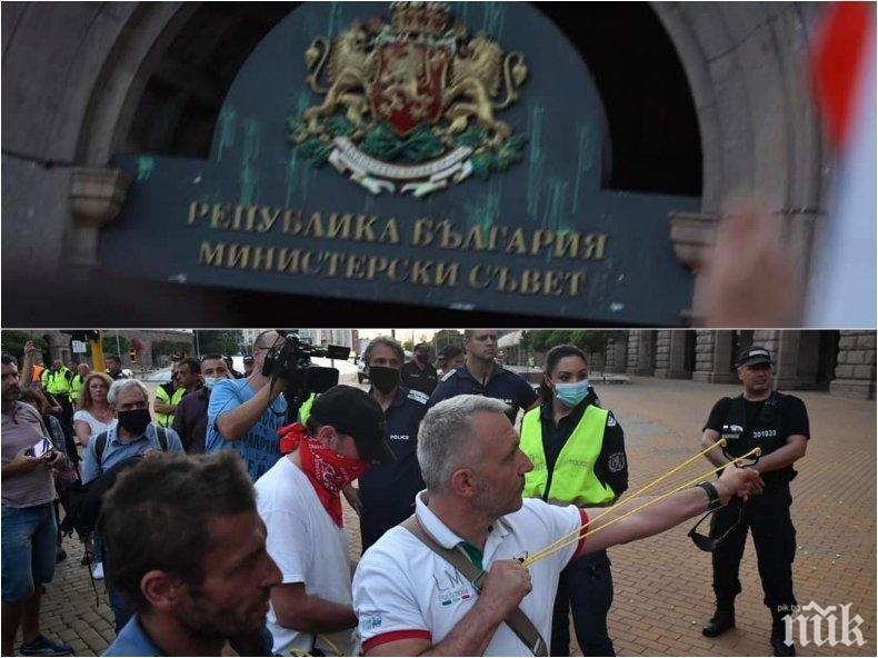 Отровният Хаджигенов, който още не е в ареста, се закани на цяла София: Връщам палатковите лагери, стягайте се!