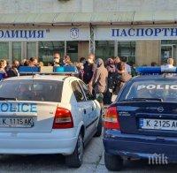 Български изселници извиха огромни опашки пред паспортната служба в Кърджали
