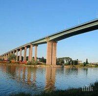 Ограничават временно движението по Аспаруховия мост във Варна