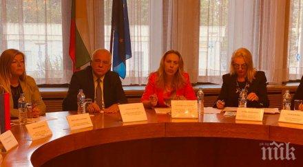 вицепремиерът николова туроператори москва надявам скоро възстановим въздушните връзки