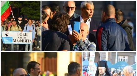 нищо ново костя копейкин гошо тъпото дионисий зарята мая манолова кольо босия изпълзяха парламента пият кафета сладка раздумка снимки