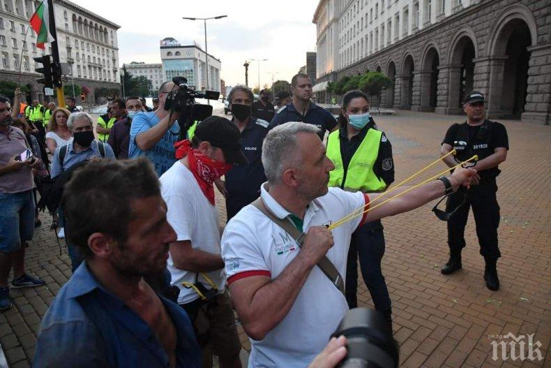 Хаджигенов изгонен от федерацията по муай-тай, защото позори България