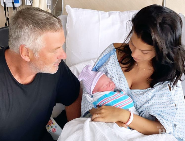 Алек и Хилария Болдуин гушнаха петото си дете