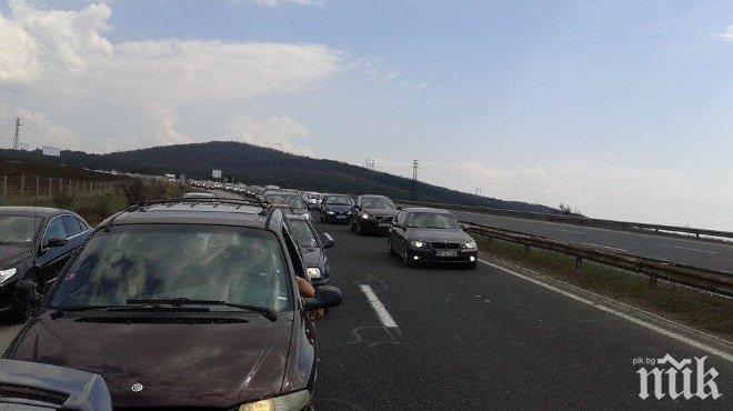 ОТ ПОСЛЕДНИТЕ МИНУТИ: Катастрофа затапи АМ Тракия на км 150 към София