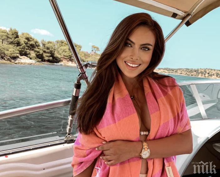 Лили Клюкарката се припича на луксозна яхта