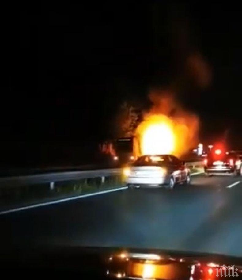 Автобус с румънска регистрация се е самозапали между Гурково и