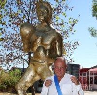 Боксовата легенда Петър Лесов беше удостоен с „Венец на победителя“ (СНИМКИ)