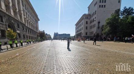 журналистът евгени петров разби въстанието радев чий протест всъщност вашият черепа решетников старите муцуни сте коалиция