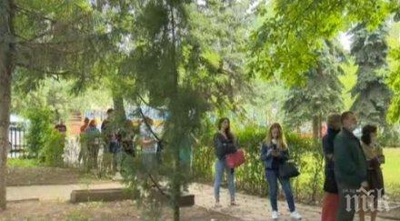 два повече желаещите подновят личните карти шофьорските книжки