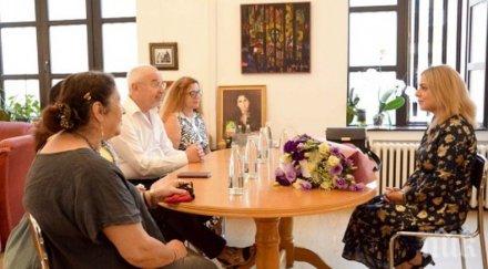 индия дарява варна паметник махатма ганди