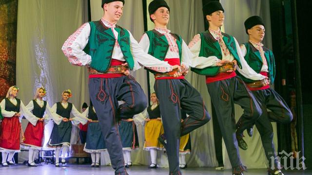 Карловските танцьори прибраха две международни награди от Охрид