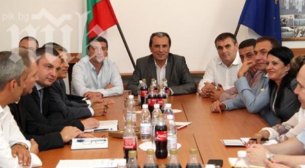 кметове поискаха премиера пари ремонти пътища училища