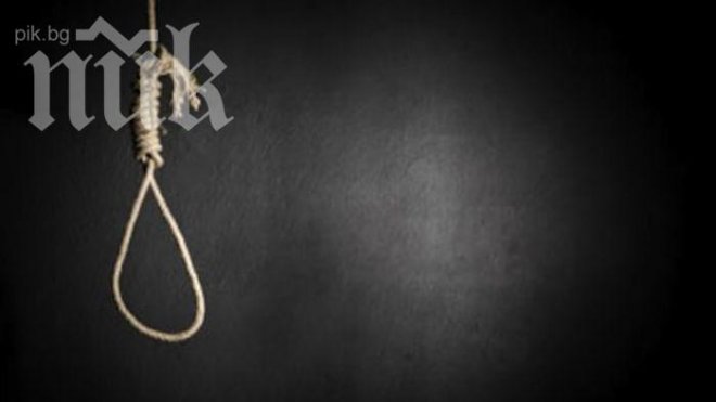 Русенец се обеси в дома на баба си
