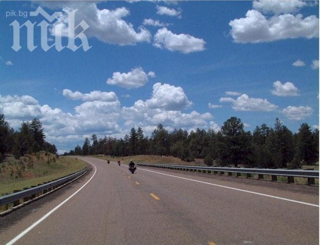 Неправоспособна шофьорка изхвърча от мотопед