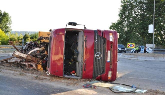 Един загинал на пътя в 17 тежки катастрофи през денонощието